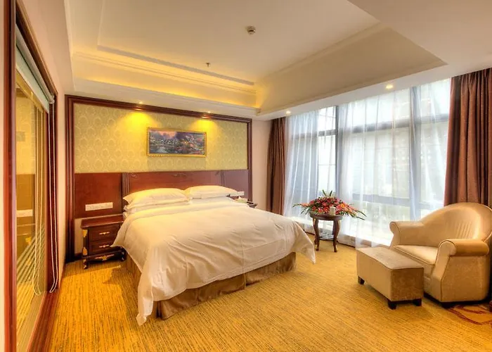 Vienna Hotel Shanghai Happy Valley